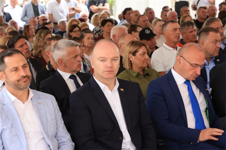 Slika /Ministar Šipić - fotografije/Alka 2.jpeg